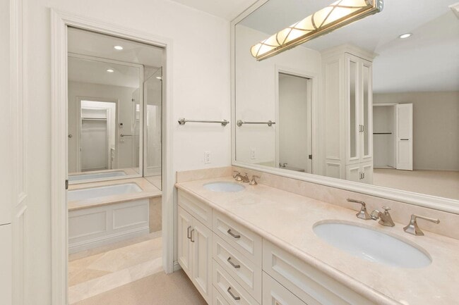 3 Trinity Ct