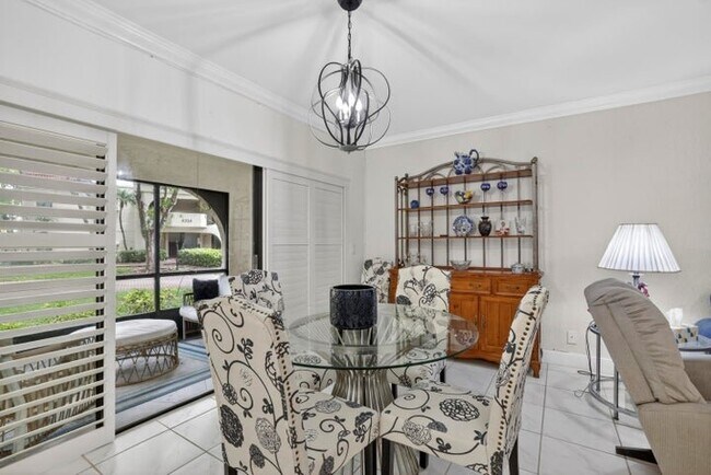 Photo - 6328 Longboat Ln W