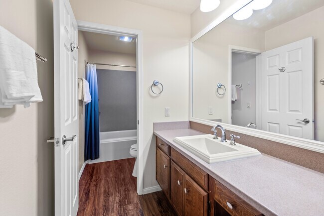 Photo - 8600 Tuscany Ave Unidad 423