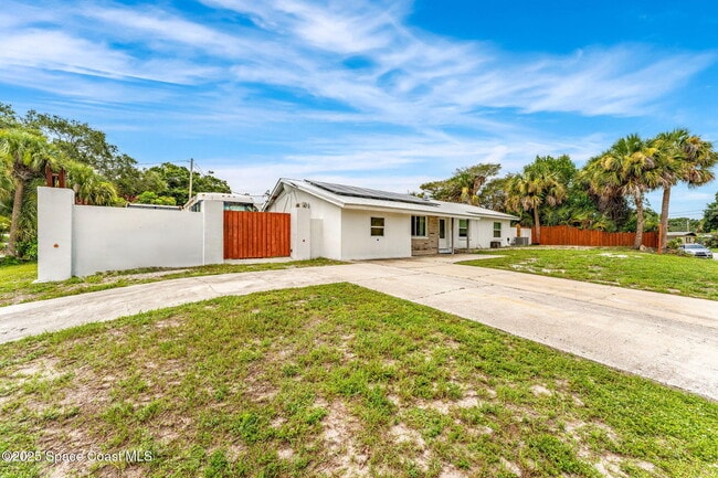 Photo - 1557 Hillcrest Dr Unit 1