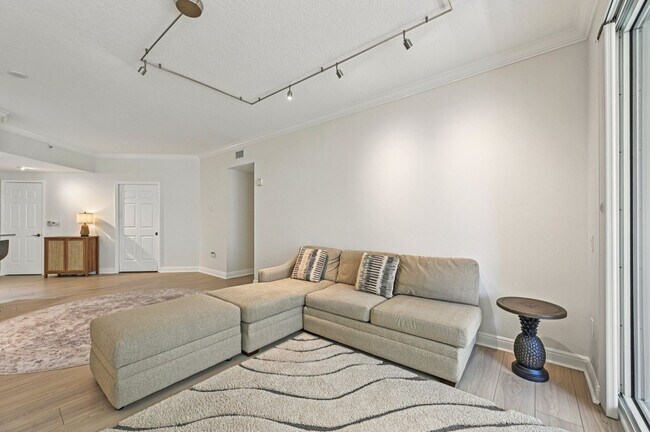 Photo - One Hundred Central