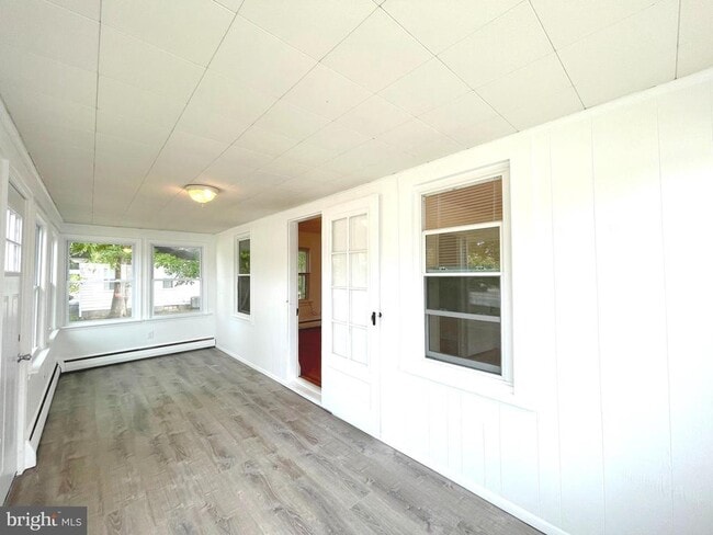 Photo - 590 Hallowing Point Rd