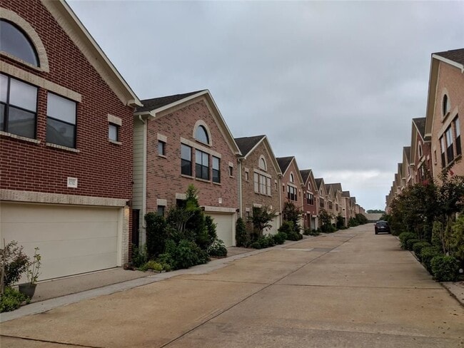 Building Photo - 3704 Main Aspen Dr