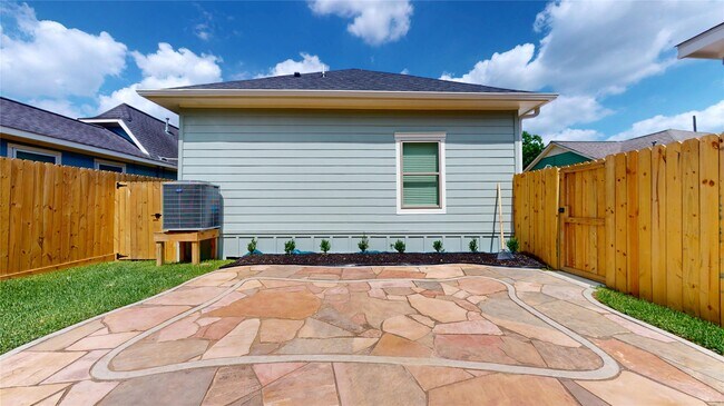 Photo - 4305 Rogers St