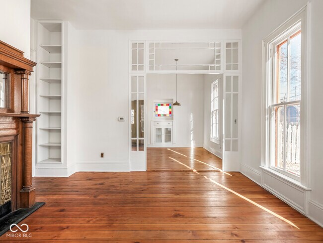 Photo - 1118 E St Clair St