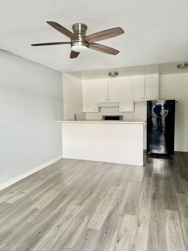 Photo - 7524 Sepulveda Blvd