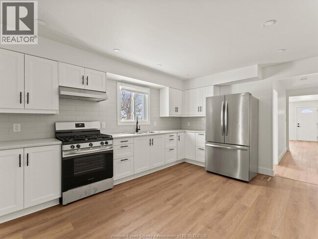 Photo - 2301 Albuna Townline
