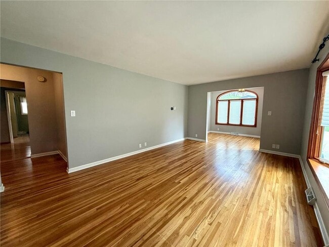 Photo - 225 Sunrise Blvd