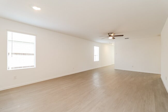 Photo - 1247 Maple St