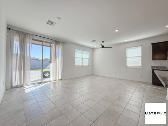 Photo - Embrace Unparalleled Elegance In Maricopa ...