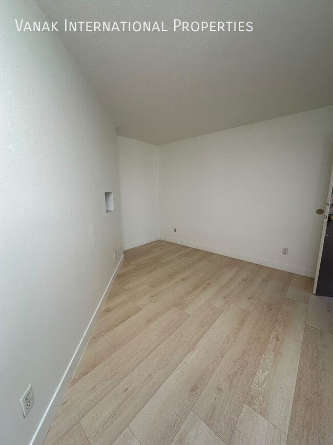 Fully Renovated 2-Bedroom Suite in Central Chilliwack