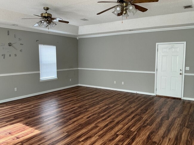 Photo - 1414 Jane St