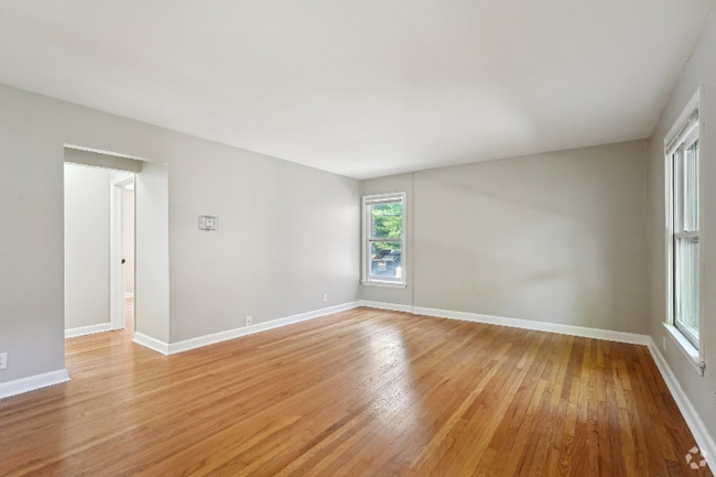 Building Photo - 826 E Henry Clay St Rental