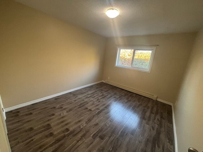 Photo - 30-30 Westmount Rd W Unit 16