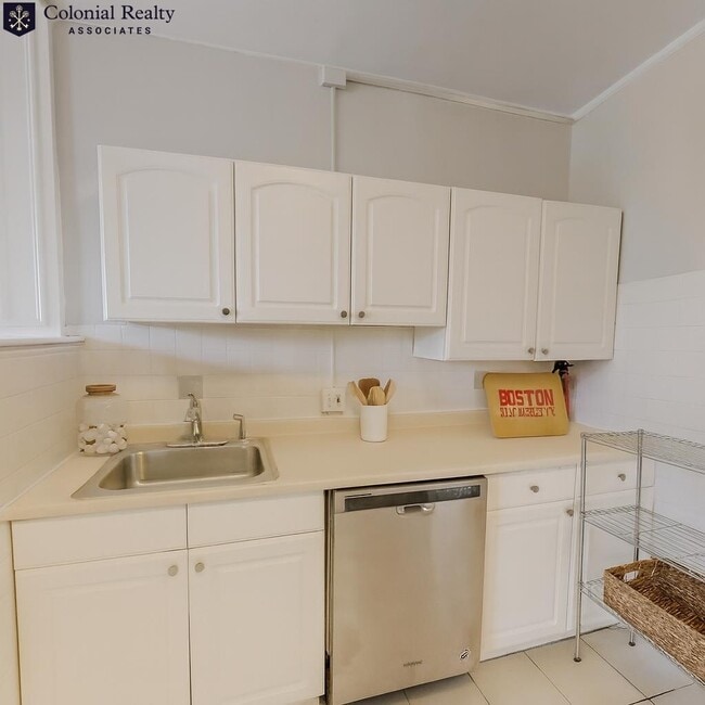 Photo - 330 St Paul St Unit 6