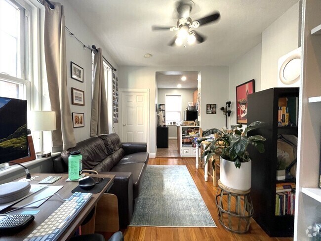 Building Photo - 11 Irving St Unit 7 Rental