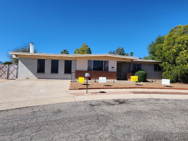 Building Photo - 1575 S Rocky Mountain Dr Rental