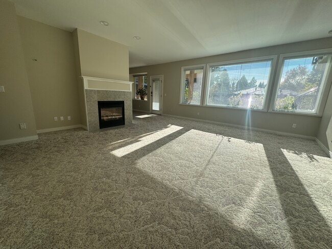 Building Photo - 20920 115 Av