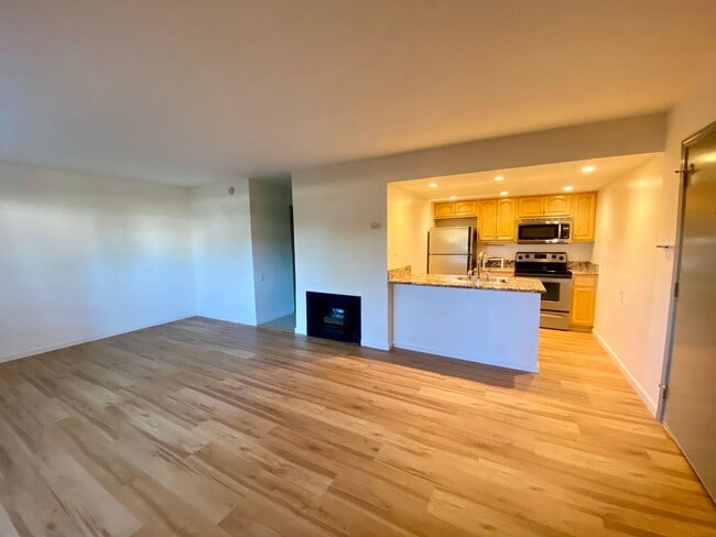 Photo - Beautiful Studio Condo for Rent! Unit 427