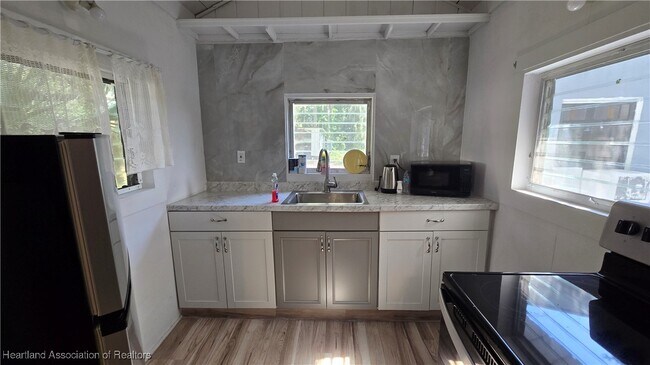 Photo - 44 Crawford Dr