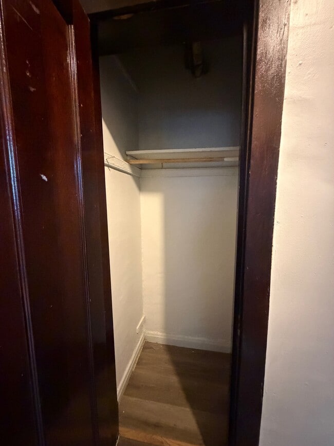 Building Photo - 3222 N Karlov Ave Unit B