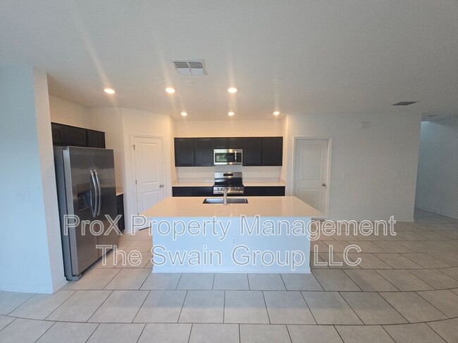 Photo - 633 Reggie Rd