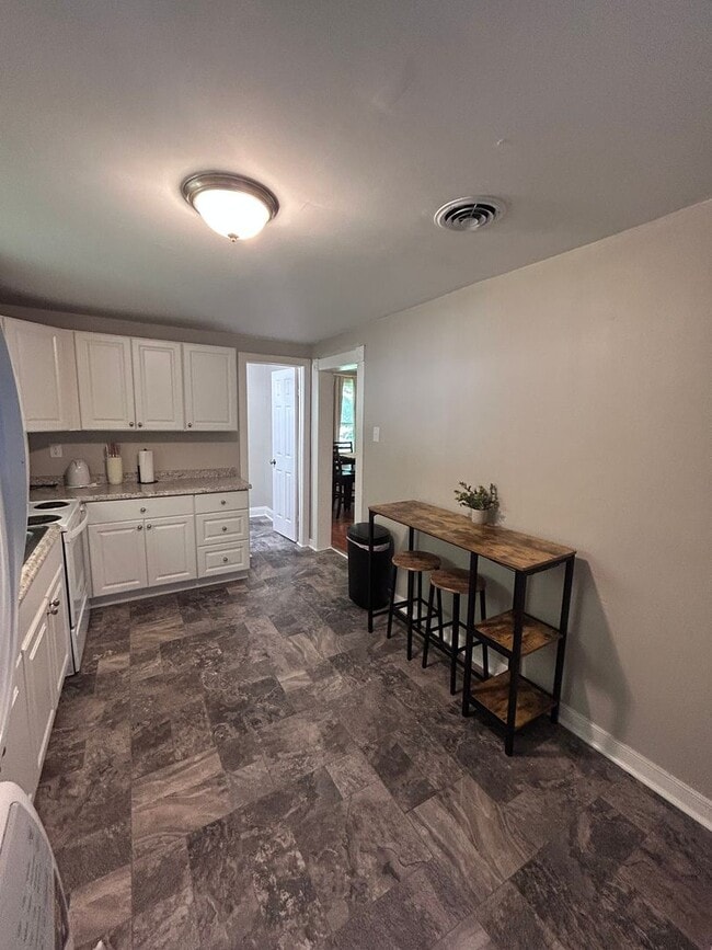 Photo - Fully Furnished Mid-Term Rental in Richmond’s East End