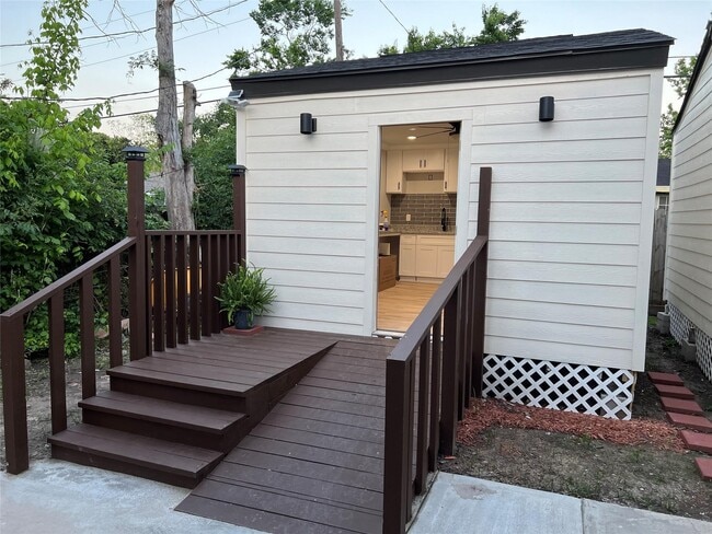 Photo - 7125 Conley St