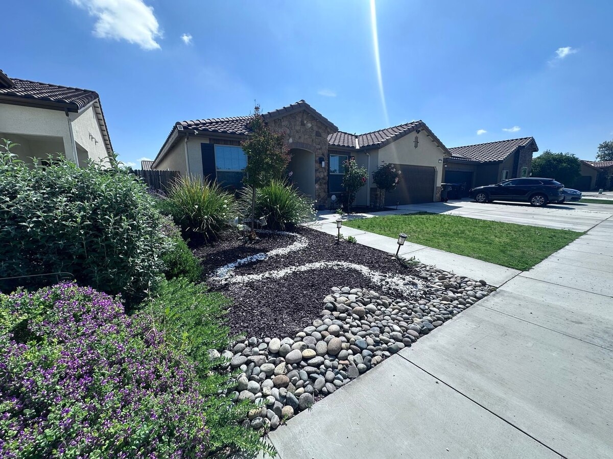 Photo - SE Visalia home coming soon! Equipped w/ Solar & Tesla charger