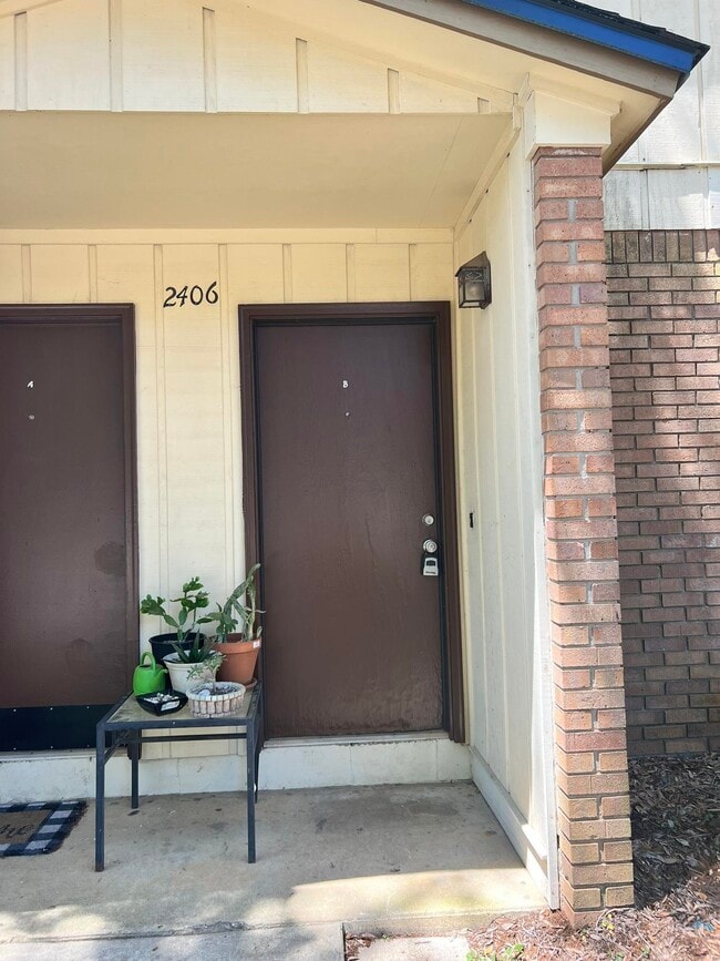 Photo - 2406 Ramblewood Ct