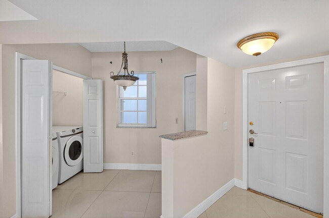 Photo - 3255 NE 184th St Unidad 12104