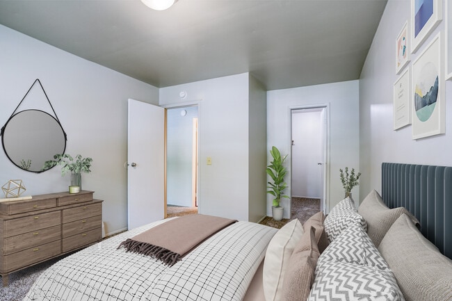 Photo - Richmond Hills Apartments