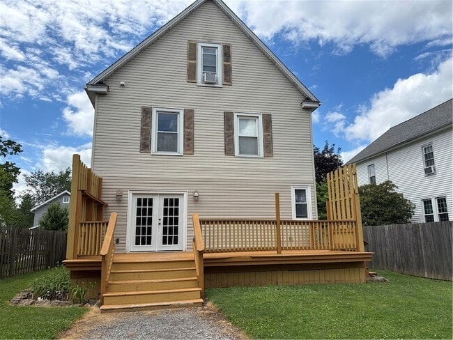 Photo - 612 Superior St