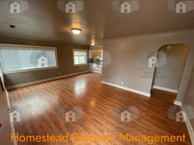 Photo - 660 Unidad 860 Academy Ave NE