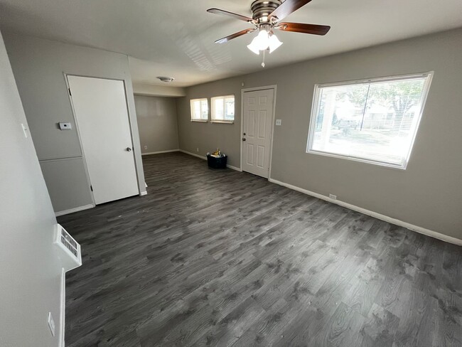 Photo - 3 Bedroom 1 Bath Home with Carport & Fence...