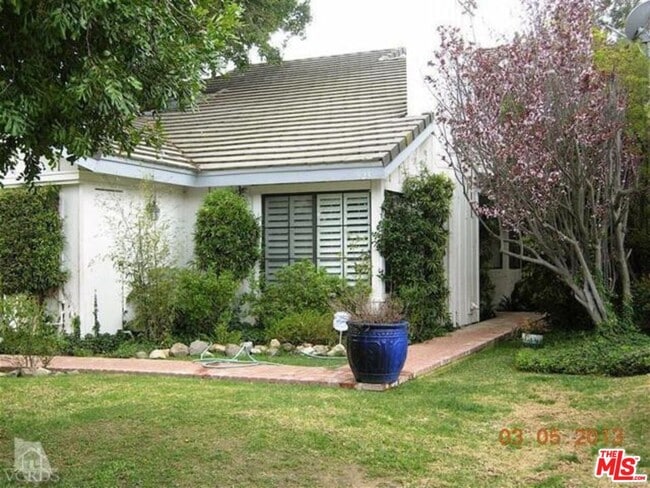 Building Photo - 523 Park Springs Ct