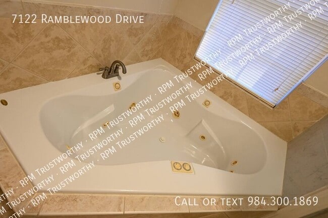 Photo - 7122 Ramblewood Dr