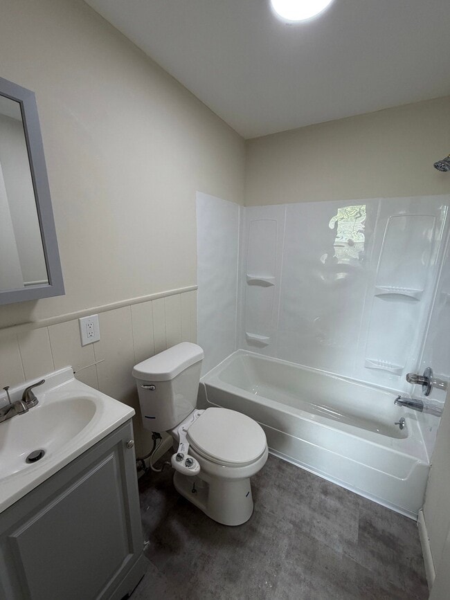 Photo - 682 Beech St Unit 6