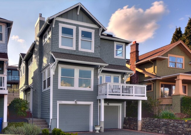 Stunning 5 bedroom Craftsman View Home in ... - Stunning 5 bedroom Craftsman View Home in ...