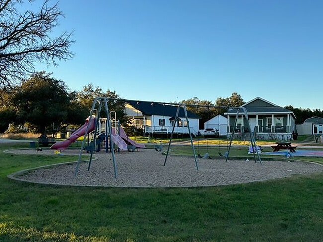 Photo - 294 Heatherwood Dr