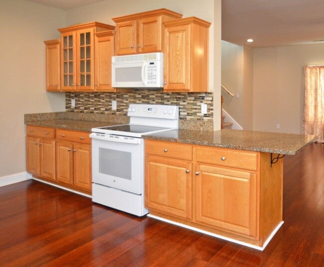 Photo - Live in Wyndhurst!