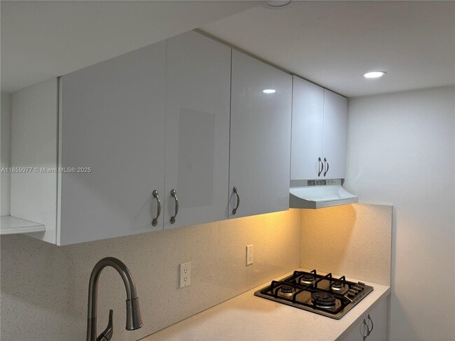 Building Photo - 3020 NW 161st St Unit 2 Rental