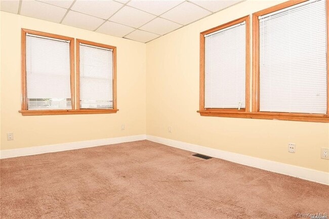 Photo - 53 Thorman Ave Unidad 2L