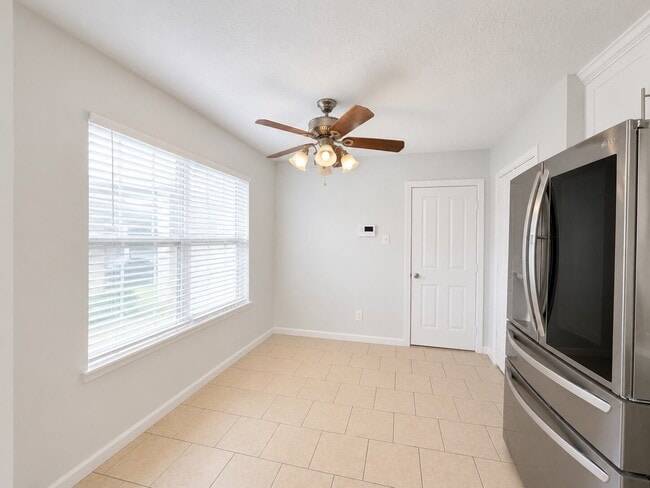 Photo - 9734 Willmont Rd