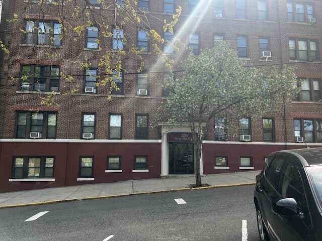 Photo - 331 79th St Unidad 15