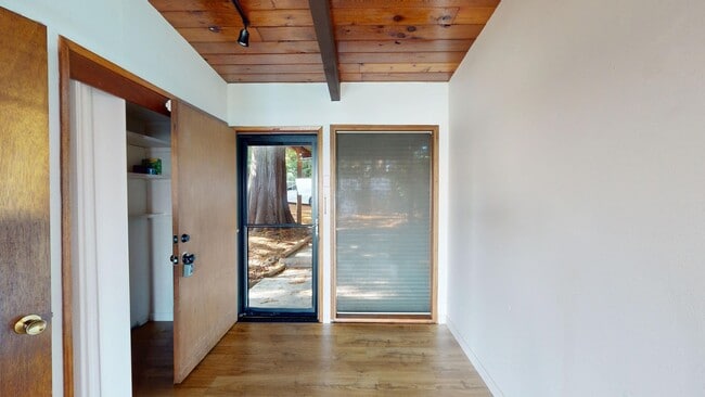 Photo - Fantastic 3 Bedroom Home with Gorgeous Oce...