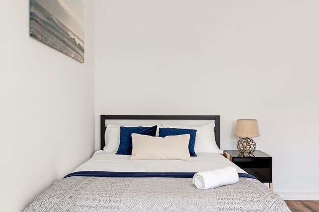 Photo - 515 Landfair Ave Unit Single Room 12 - 12