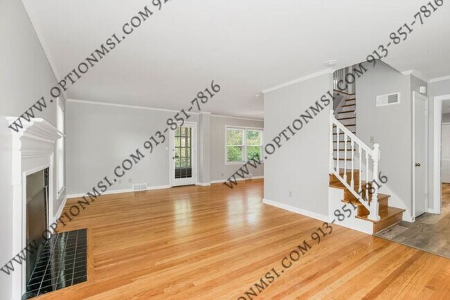 Incredible home in Romanelli Gardens!