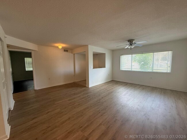 Photo - 231 SW Palm Dr Unit 107