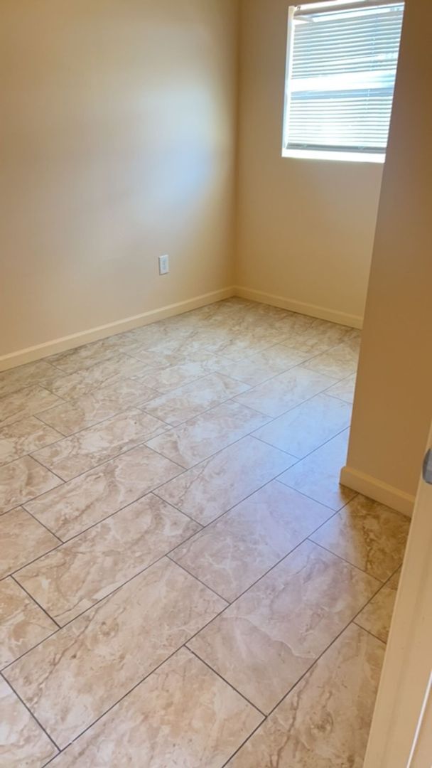 6714 N 54th Ave Unit 2